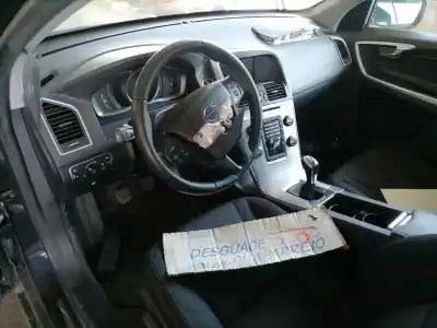 Veicolo di demolizione volvo xc60 kinetic 2wd dell'anno 2016 alimentato d4204t4