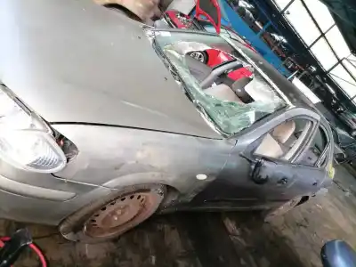 Veículo de Sucata nissan almera (n16/e) acenta do ano 2003 alimentado yd22