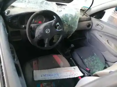 Veículo de Sucata nissan almera (n16/e) acenta do ano 2003 alimentado yd22