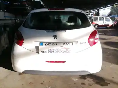 Veículo de Sucata peugeot 208 style do ano 2014 alimentado hm01
