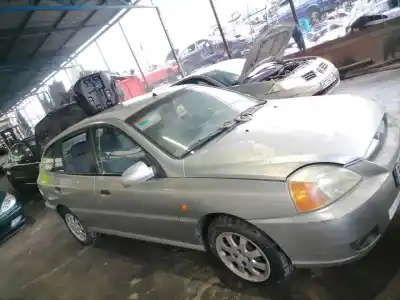 Veículo de Sucata kia rio ls berlina do ano 2003 alimentado a3d
