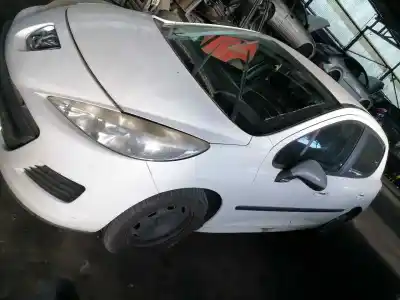 Veículo de Sucata peugeot 207 confort do ano 2010 alimentado kft / kf01