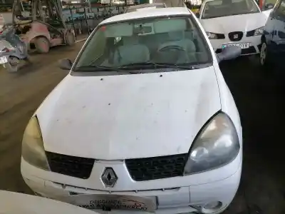Scrapping Vehicle renault   of the year 2003 powered d7f g7
