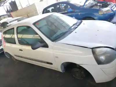 Scrapping Vehicle renault   of the year 2003 powered d7f g7