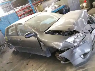 Veículo de Sucata toyota corolla (e12) terra berlina do ano 2004 alimentado 4zzfe