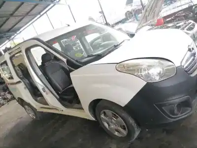 Véhicule à la ferraille opel combo d expression l1h1 de l'année 2015 alimenté 263a2000