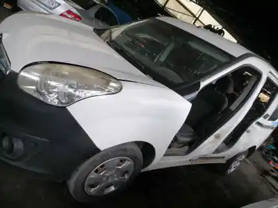 Véhicule à la ferraille opel combo d expression l1h1 de l'année 2015 alimenté 263a2000