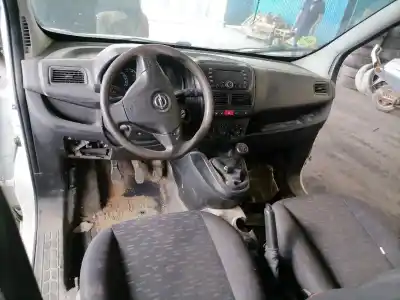 Véhicule à la ferraille opel combo d expression l1h1 de l'année 2015 alimenté 263a2000