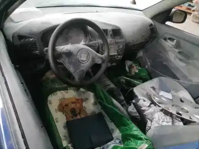 Veicolo di demolizione seat ibiza (6k1) signo dell'anno 2001 alimentato aua