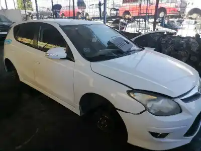 Veículo de Sucata hyundai i30 comfort do ano 2011 alimentado d4fb