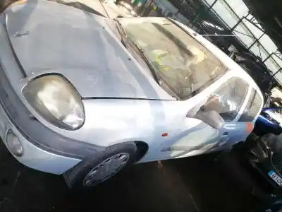 Scrapping Vehicle renault   of the year 2000 powered d7f d7