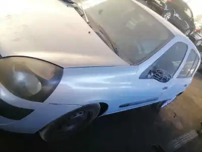 Scrapping Vehicle renault   of the year 2003 powered k9k a7