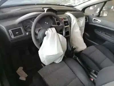 Veículo de Sucata peugeot 307 (s1) xs do ano 2005 alimentado 9hy