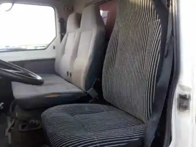 Sloopvoertuig nissan trade 3.0 d van het jaar 1989 aangedreven 2.8d a428