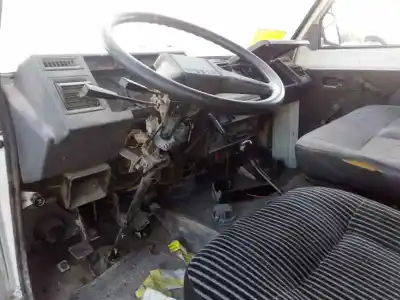 Sloopvoertuig nissan trade 3.0 d van het jaar 1989 aangedreven 2.8d a428