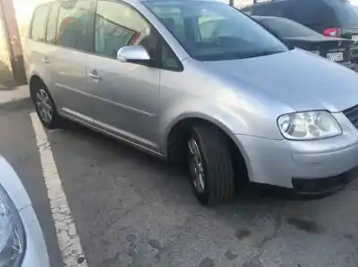 Veículo de Sucata volkswagen touran 2.0 tdi do ano 2005 alimentado bkd