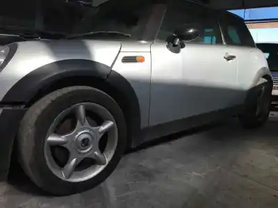 Sloopvoertuig mini mini (r50,r53) 1.6 16v cat 116 cv / 85 kw van het jaar 2001 aangedreven 