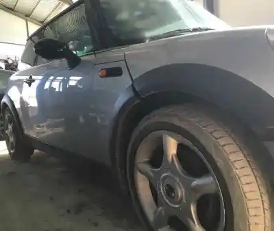 Sloopvoertuig mini mini (r50,r53) 1.6 16v cat 116 cv / 85 kw van het jaar 2001 aangedreven 
