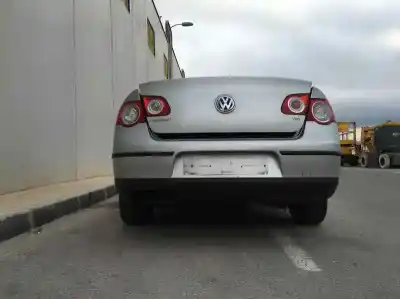 Veículo de Sucata volkswagen passat b6 (3c2) 1.9 tdi do ano 2001 alimentado 