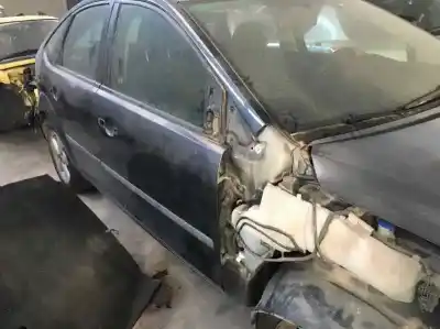 Veículo de Sucata FORD FOCUS BERLINA (CAP) Sport do ano 2001 alimentado G6DA