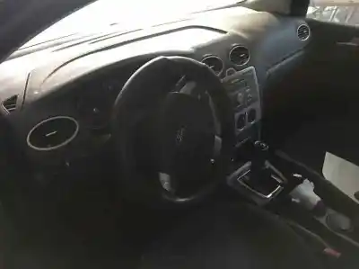 Veículo de Sucata ford focus berlina (cap) sport do ano 2001 alimentado g6da