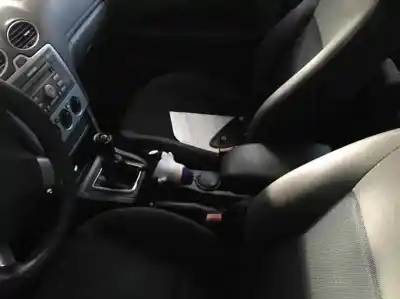 Veículo de Sucata ford focus berlina (cap) sport do ano 2001 alimentado g6da