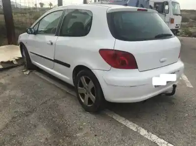 Veicolo di demolizione PEUGEOT 307 (S1) XT dell'anno 2001 alimentato RHSDW10ATED