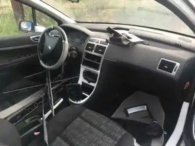 Veículo de Sucata peugeot 307 (s1) xt do ano 2001 alimentado rhsdw10ated