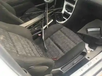 Veículo de Sucata peugeot 307 (s1) xt do ano 2001 alimentado rhsdw10ated