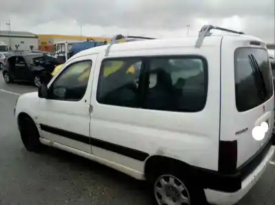 Sloopvoertuig peugeot partner (s2) combiespace van het jaar 2003 aangedreven wjydw8b