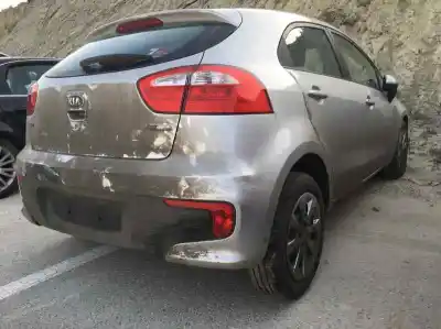 Veículo de Sucata kia rio emotion 75 cv / 55 kw do ano 2001 alimentado d3fa