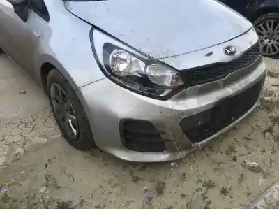 Veículo de Sucata kia rio emotion 75 cv / 55 kw do ano 2001 alimentado d3fa