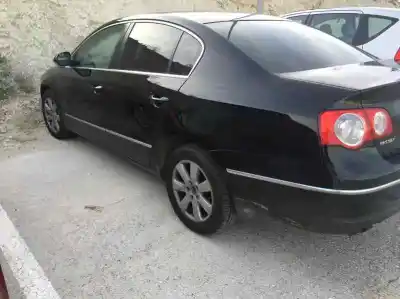 Veicolo di demolizione volkswagen passat b6 (3c2) 2.0 tdi 16v dell'anno 2001 alimentato bkp