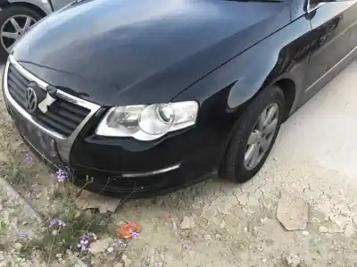 Veicolo di demolizione volkswagen passat b6 (3c2) 2.0 tdi 16v dell'anno 2001 alimentato bkp