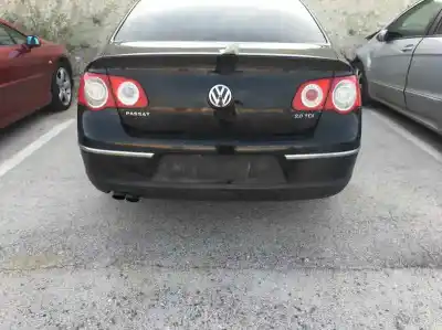 Veicolo di demolizione volkswagen passat b6 (3c2) 2.0 tdi 16v dell'anno 2001 alimentato bkp