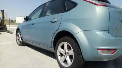 Sloopvoertuig ford focus lim. (cb4) titanium 125 cv / 92 kw van het jaar 2001 aangedreven qyba