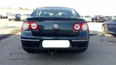 Veículo de Sucata VOLKSWAGEN PASSAT B6 (3C2) 2.0 TDI 16V do ano 2001 alimentado BKP