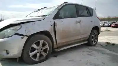 Veículo de Sucata toyota rav 4 (a3) executive do ano 2001 alimentado 2adftv