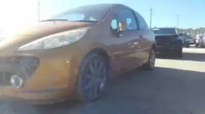 Véhicule à la ferraille peugeot 207 gt de l'année 2001 alimenté 9hzdv6ted4