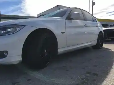 Veículo de Sucata bmw serie 3 berlina (e90) 3.0 325d do ano 2001 alimentado n57d30a