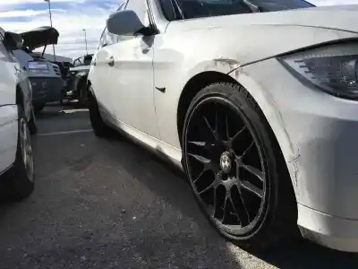 Veículo de Sucata bmw serie 3 berlina (e90) 3.0 325d do ano 2001 alimentado n57d30a