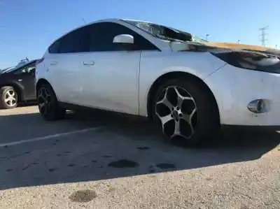 Veículo de Sucata ford focus lim. (cb8) titanium do ano 2001 alimentado jqdb