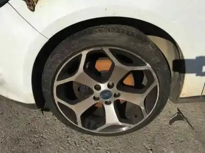 Veículo de Sucata ford focus lim. (cb8) titanium do ano 2001 alimentado jqdb