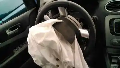 Veículo de Sucata ford focus berlina (cap) ambiente (d) do ano 2001 alimentado g8db