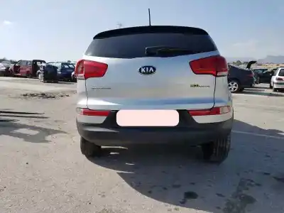 Veicolo di demolizione kia sportage emotion 4x2 dell'anno 2001 alimentato d4fd