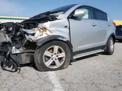 Veicolo di demolizione KIA SPORTAGE Emotion 4x2 dell'anno 2001 alimentato D4FD