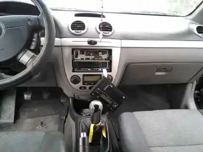 Vehicul casat chevrolet lacetti cdx al anului 2001 alimentat z20dm