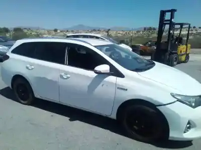 Sloopvoertuig toyota auris hybrid feel  edition van het jaar 2001 aangedreven 2zr