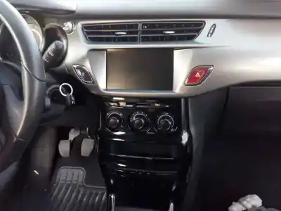 Veículo de Sucata citroen c3 collection do ano 2001 alimentado hm01