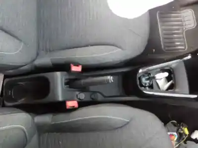 Veículo de Sucata citroen c3 collection do ano 2001 alimentado hm01